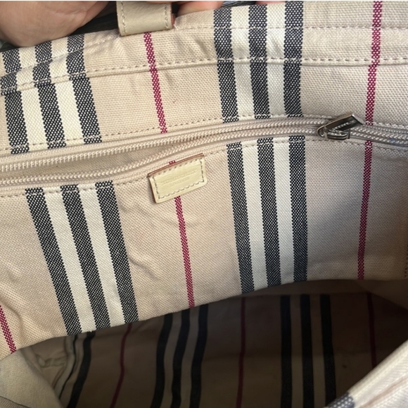 GUC Authentic Burberry canvas tote bag - Picture 10 of 12